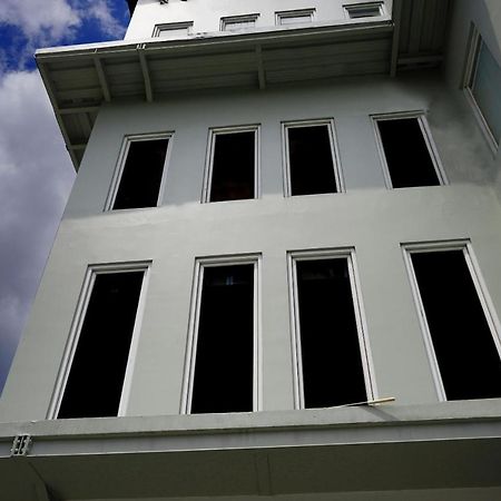 Urooms Senayan Джакарта Екстериор снимка