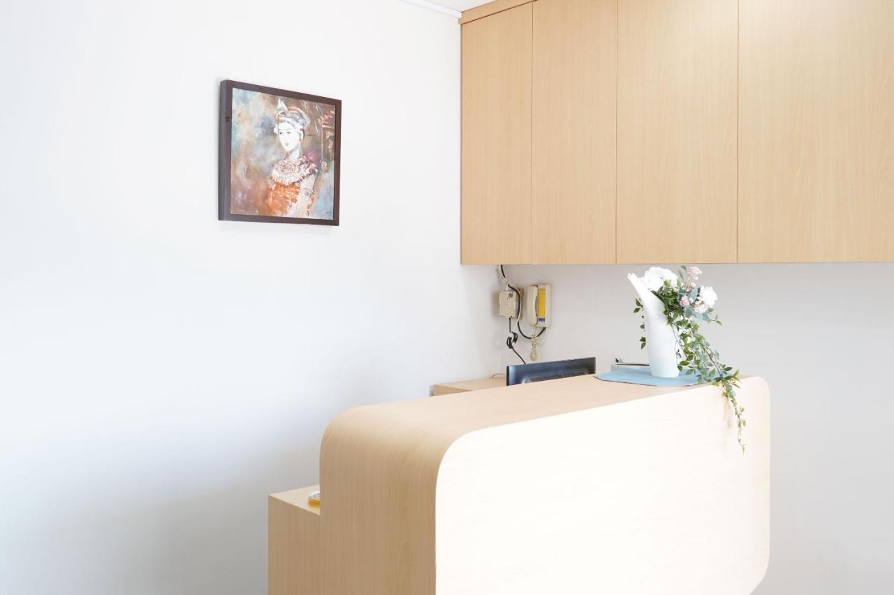 Urooms Senayan Джакарта Екстериор снимка
